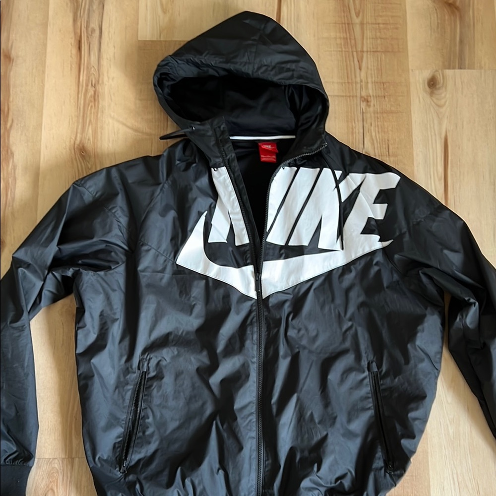Nike Men’s Windbreaker